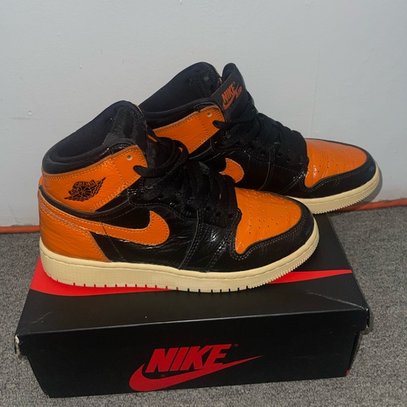 Shattered backboards air Jordan retro 1 - Picture 2 of 8
